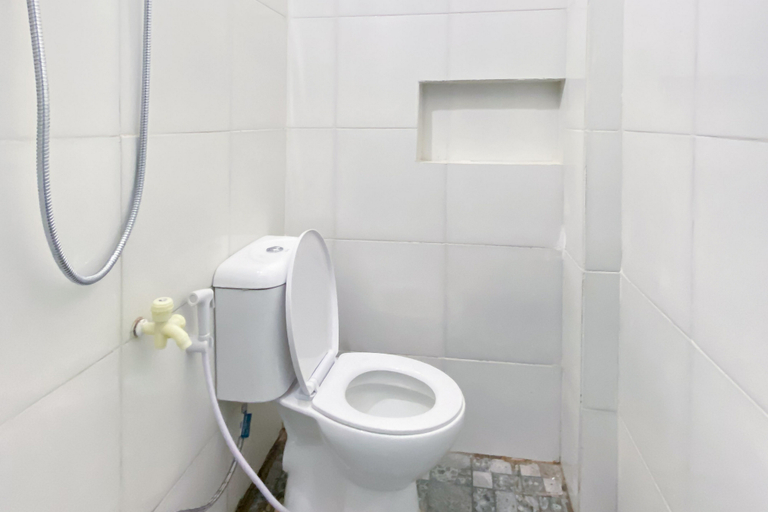 Bathroom 3, Urbanview @ Setia Homestay Bengkong Batam, Batam