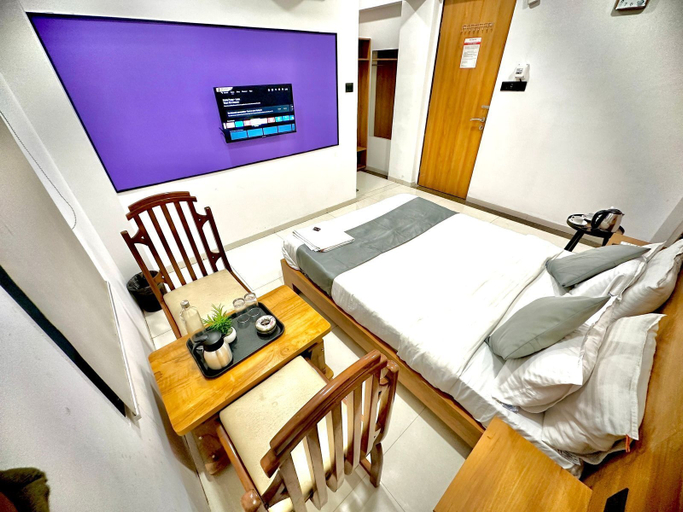 Bedroom 5, Pearl Retreat Hotel, Surat