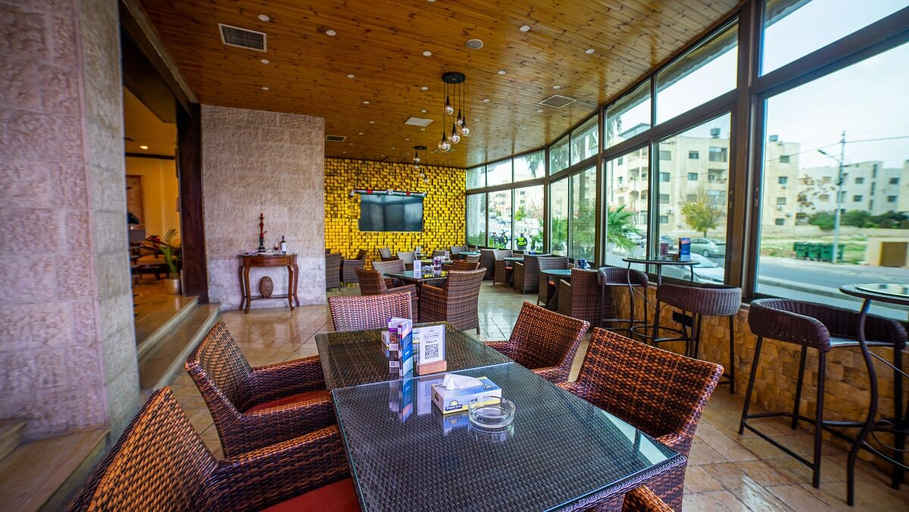 Food & Drinks, Grand Days Hotel & Suites, Wadi Essier