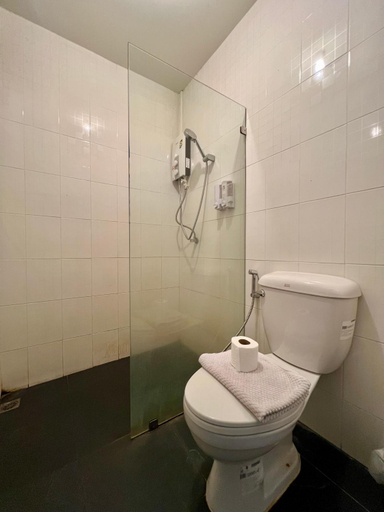 Bathroom 3, Ngeeb Bed & Breakfast, Muang Chiang Rai