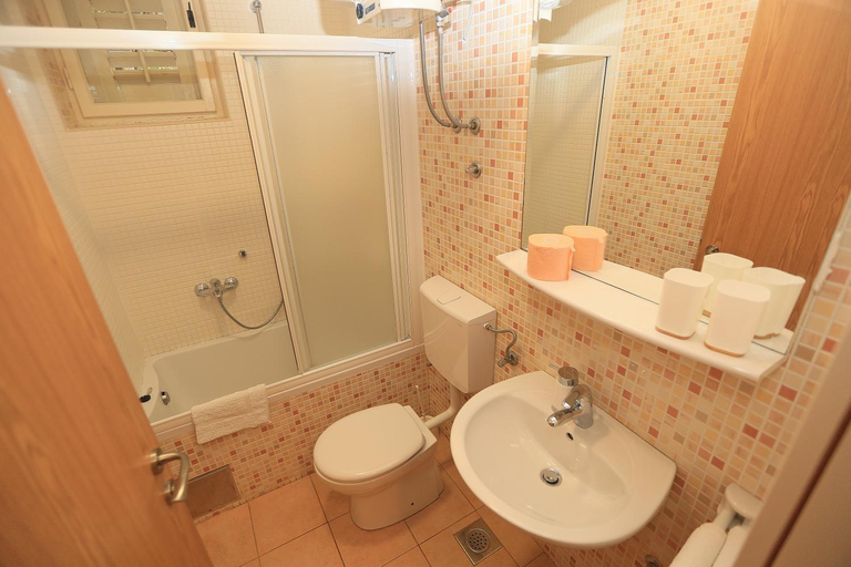 Bathroom 5, Apartments Stanicic, Brela
