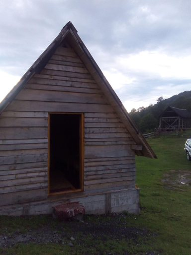 Exterior view 2, Eco Village Goles