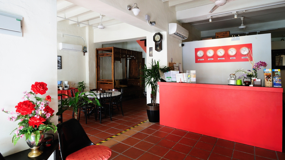 Public Area 2, Red Inn Court, Penang Island