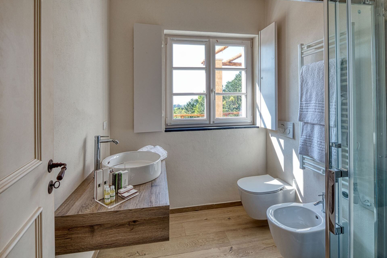 Bathroom, Mirandola Suites, Genova