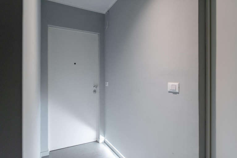 Others 3, Suite & Queen Apartments by Toh Solution, Torino