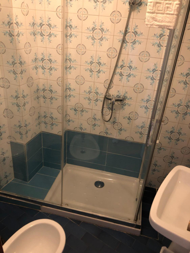 Bathroom 4, Apartamentos Casanova, Málaga