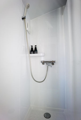 Bathroom 11