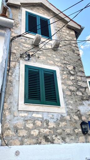 Others 3, Little Palmina, Split