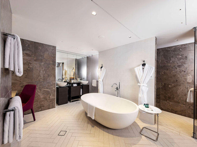 Bathroom 9