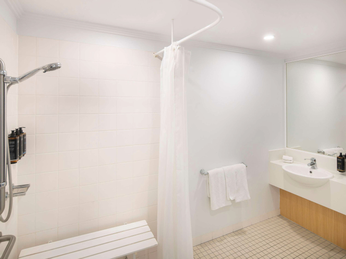 Bathroom 7