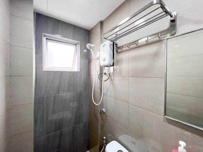 Bathroom 12