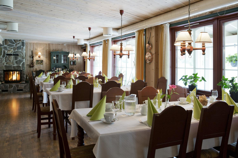 Food & Drinks 2, Jordbærstova Feriehus, Norddal