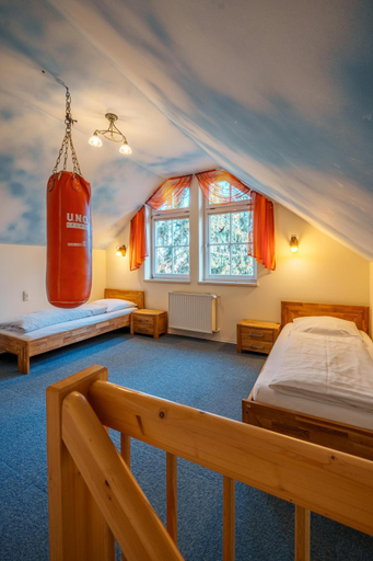 Bedroom 3, Konig Ludwig Design Hotel NEU Zimmer mit Sauna oder Whirlpool, genug Parkplatz, Altötting