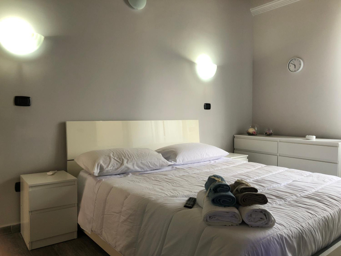 Others 2, VILLA MORELLIS, Avellino
