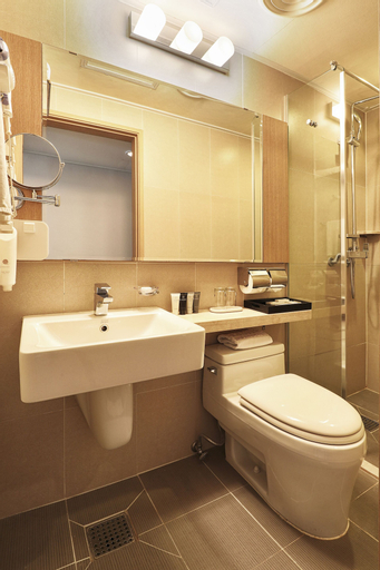 Bathroom 9