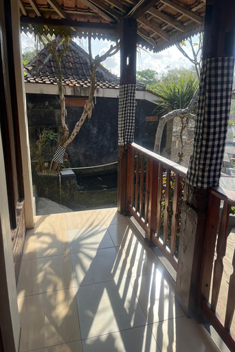 Others 5, Karlie Inn, Gunung Kidul