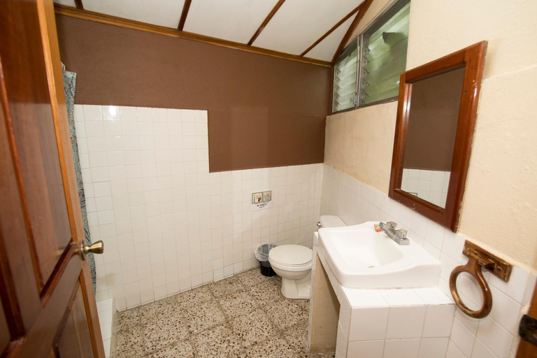 Bathroom 3, Hotel Tikal Inn, Flores