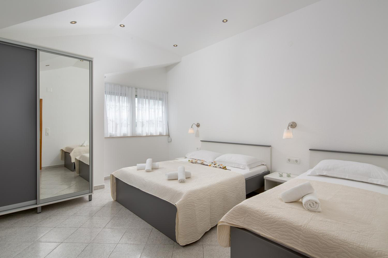 Bedroom 2, Villa Kristina, Okrug