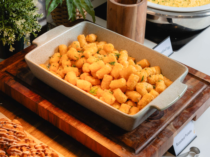 Food & Drinks 11
