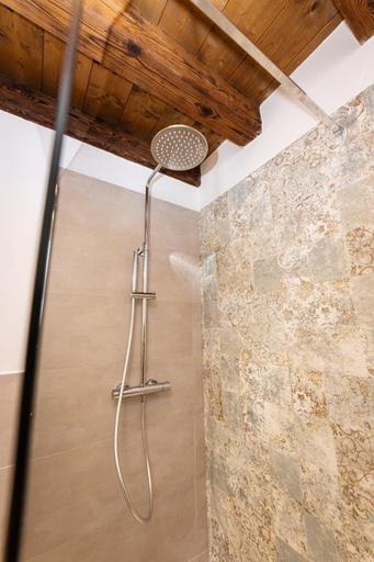 Bathroom 4, Al 18 Verona Rooms, Verona