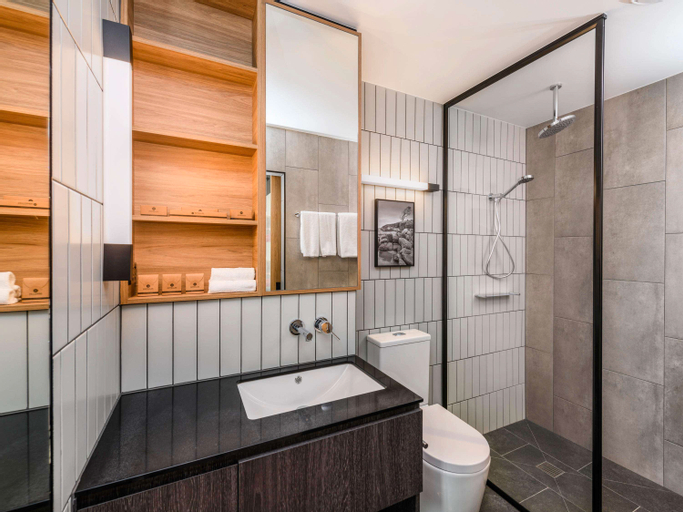 Bathroom 14