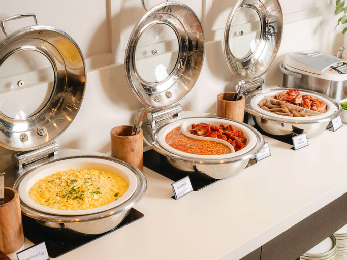 Food & Drinks 9