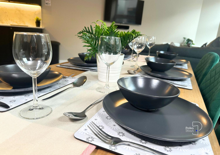 Food & Drinks, Hanley, Stoke - Modern Spacious Apartments by PolkaStays, Stoke-on-Trent