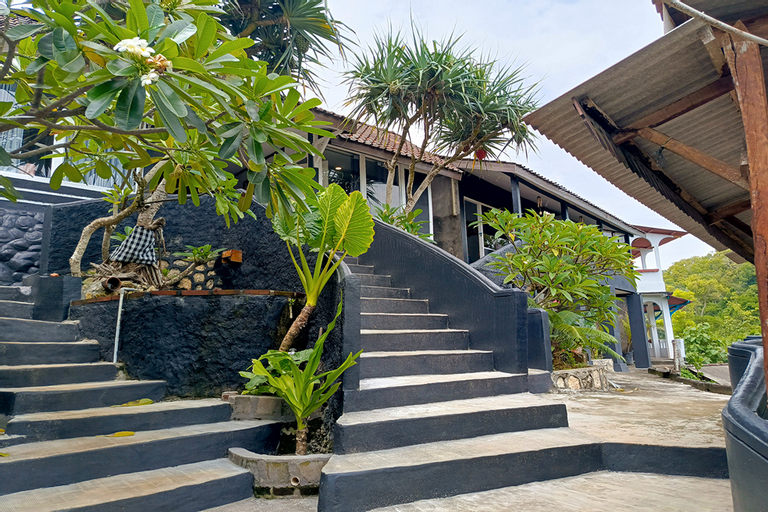 Karlie Inn, Gunung Kidul