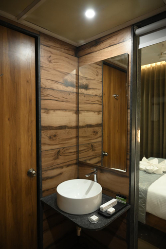 Bathroom 4, Mango Leaf Lake Resort, Pune