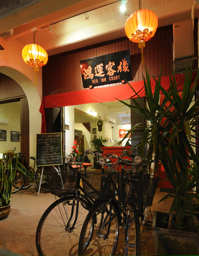 Food & Drinks 5, Red Inn Court, Penang Island