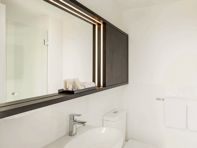 Bathroom 7