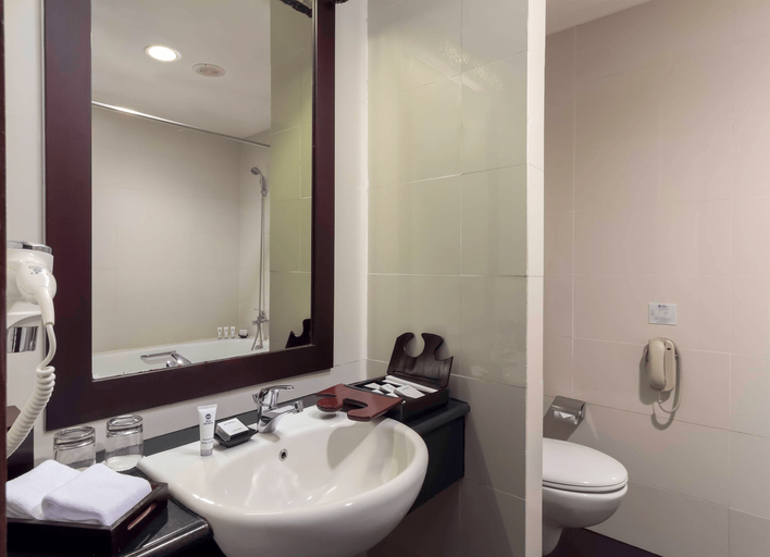 Bathroom 13