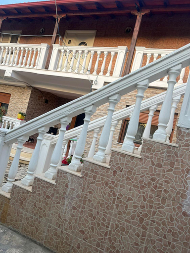 Others 4, Nori House, Vlorës