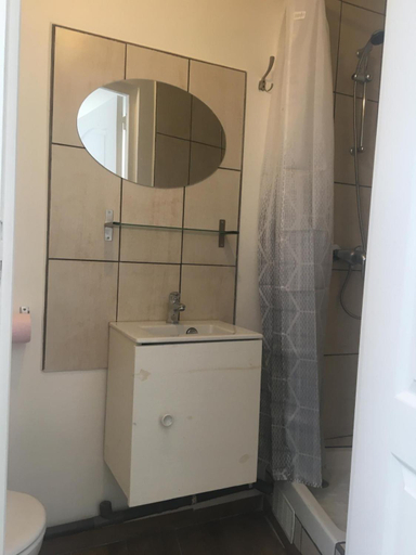 Bathroom 3, le paris saint ouen, Paris