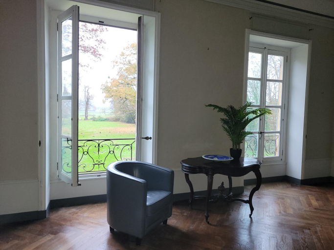 Others 4, Marraycourt, Chateau-Chambre d'Hotes, Saône-et-Loire