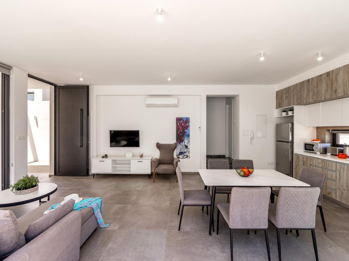 Others 3, Almaria Residences