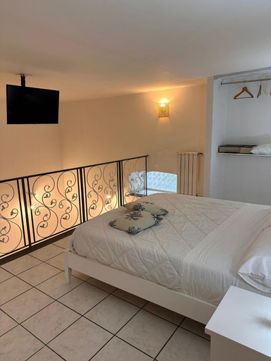 Others 5, Mediterraneo Apartment, Napoli