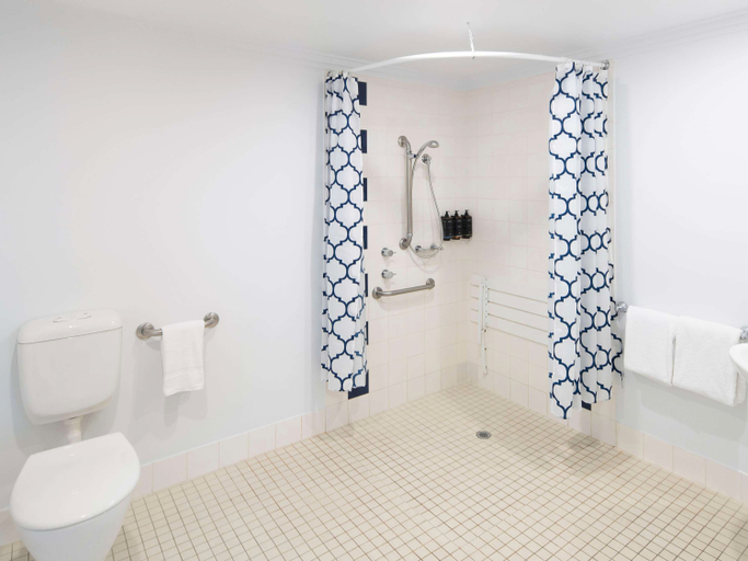 Bathroom 8