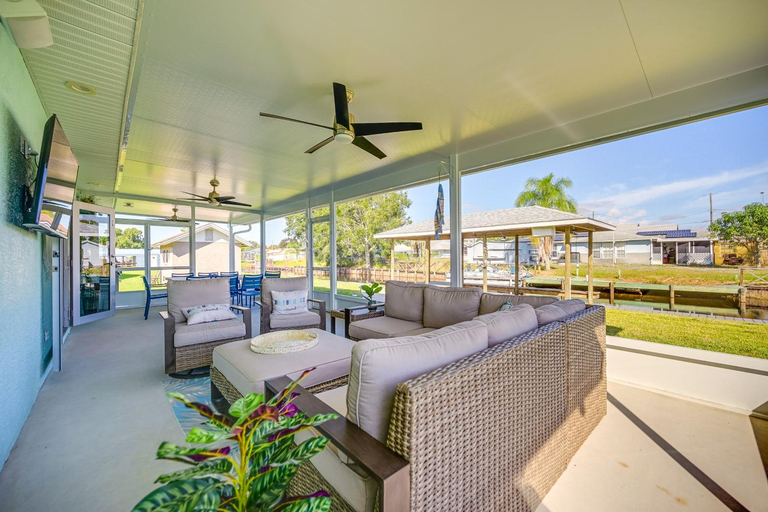 Food & Drinks, Sebring Serenity: Waterfront Retreat w/ Boat Dock!, Highlands