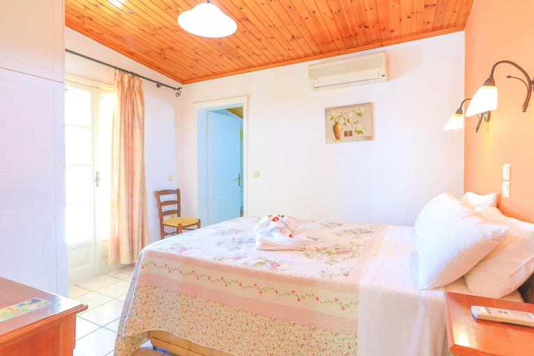 Others 3, Villa Kefalaki, Ionian Islands