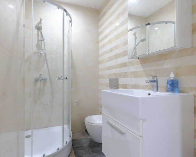 Bathroom, Turquaz Resisdence, Accra