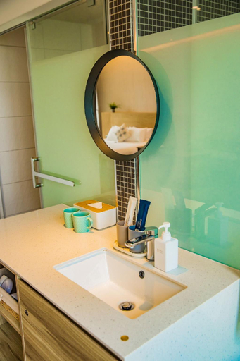 Bathroom 4, Wonderwall, Yilan