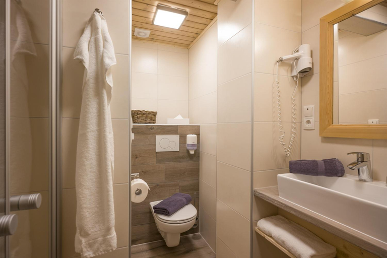 Bathroom 2, Pension Edelweiss, Kufstein