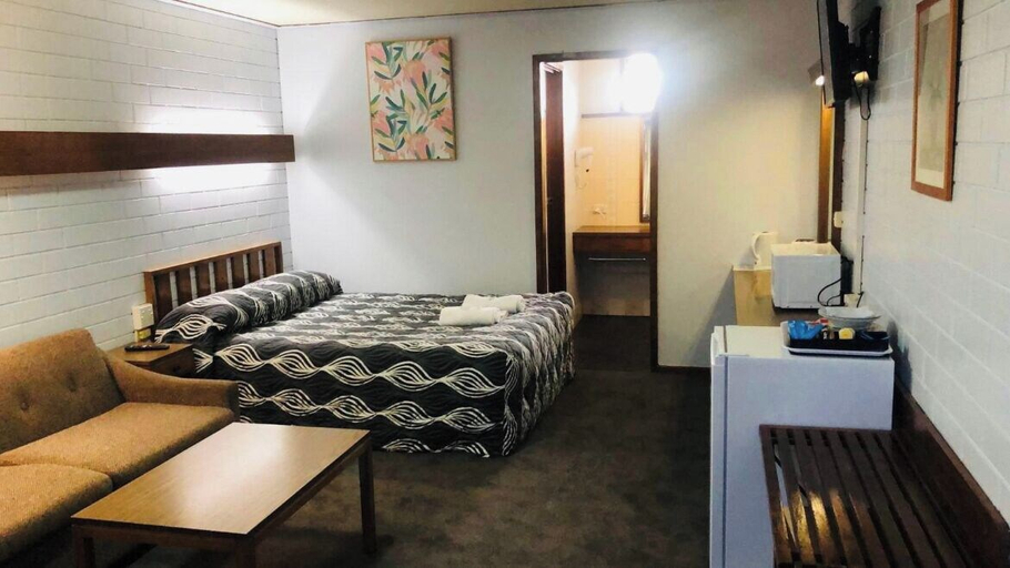 Century Motor Inn Finley, Berrigan