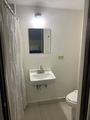 Bathroom 4, La Purisima Hotel, La Paz