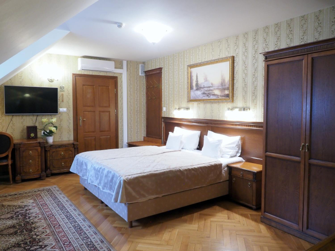 Bedroom 12
