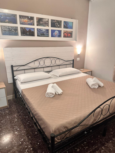 Others 4, B&B Dora 2,0, Cosenza