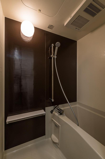 Bathroom 16