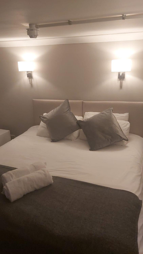 Bedroom 2, The Red Lion Great Offley, Hertfordshire
