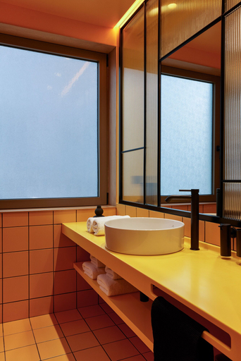 Others 5, Dwell - Elegant City Stay, Attica